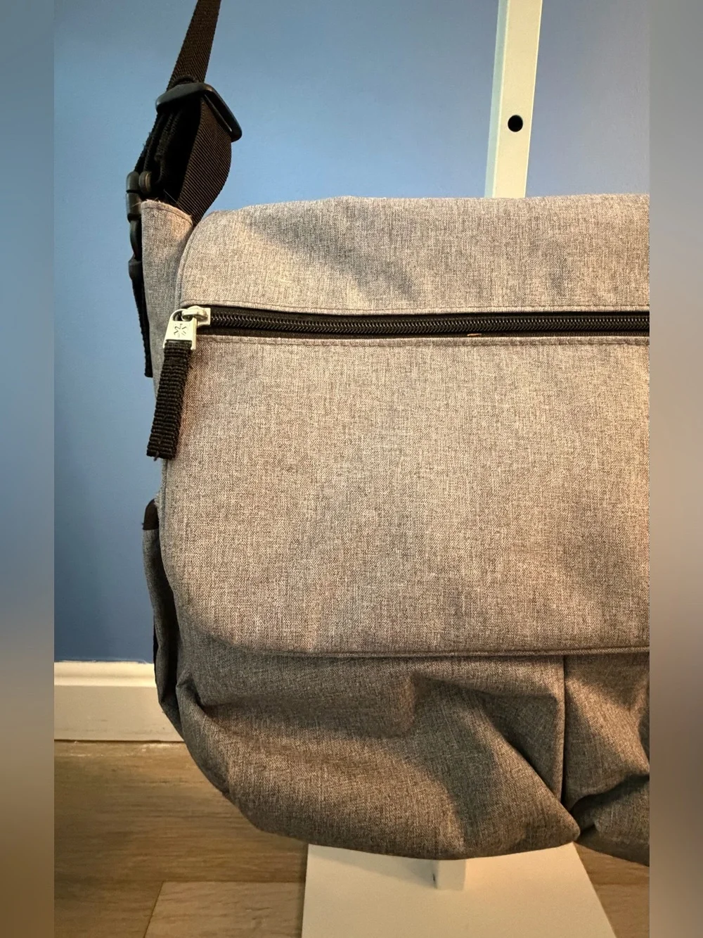 Skip Hop Gray Dash Messenger Diaper Bag with Black Strap